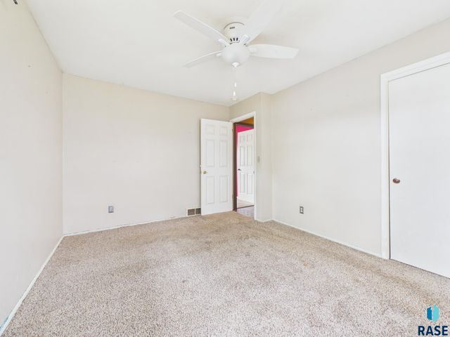 4600 W 38th St Street, Sioux Falls, SD 57106