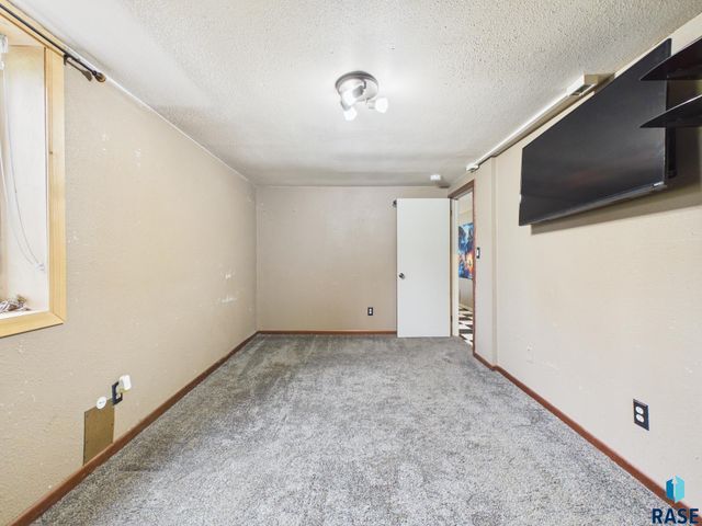 4600 W 38th St Street, Sioux Falls, SD 57106