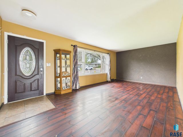 4600 W 38th St Street, Sioux Falls, SD 57106