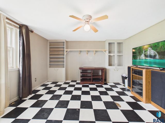 4600 W 38th St Street, Sioux Falls, SD 57106