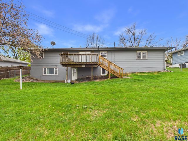 4600 W 38th St Street, Sioux Falls, SD 57106