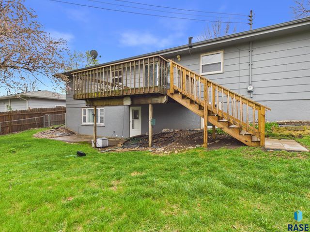 4600 W 38th St Street, Sioux Falls, SD 57106