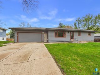 4600 W 38th St Street, Sioux Falls, SD 57106