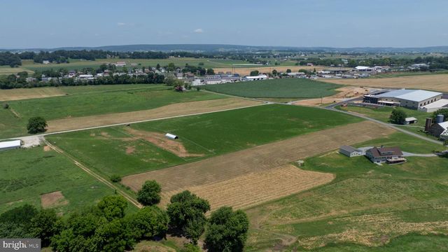 28 KINZER, Kinzers, PA 17535