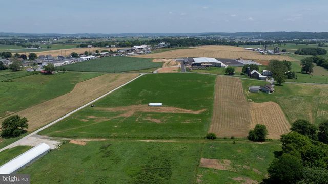 28 KINZER, Kinzers, PA 17535