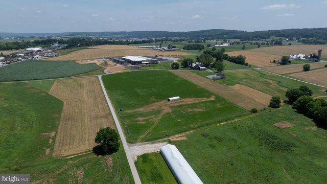 28 KINZER, Kinzers, PA 17535