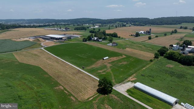 28 KINZER, Kinzers, PA 17535