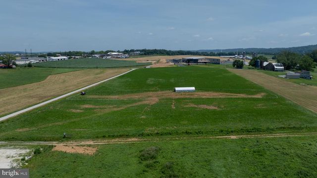 28 KINZER, Kinzers, PA 17535