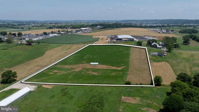 28 KINZER, Kinzers, PA 17535