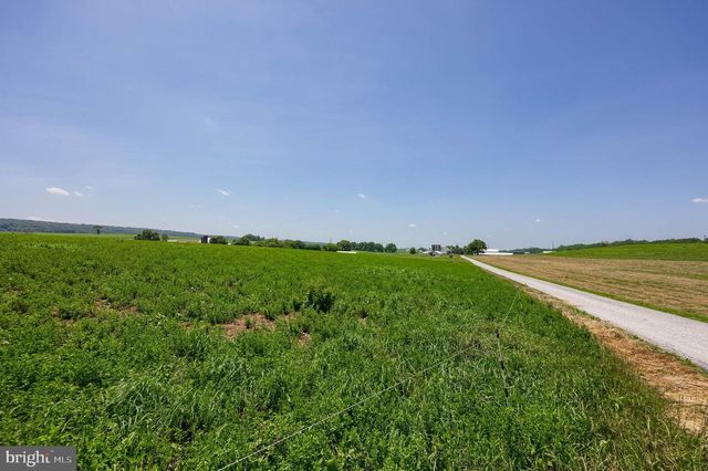 28 KINZER, Kinzers, PA 17535