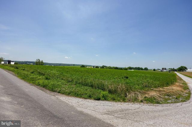 28 KINZER, Kinzers, PA 17535