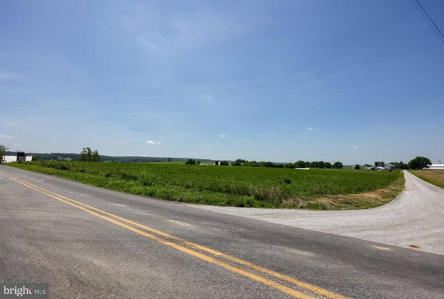 28 KINZER, Kinzers, PA 17535