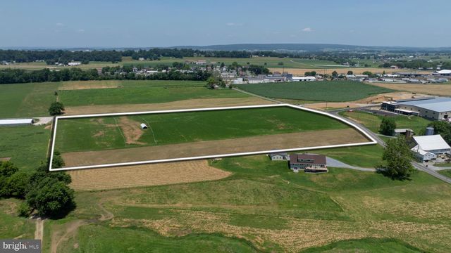 28 KINZER, Kinzers, PA 17535