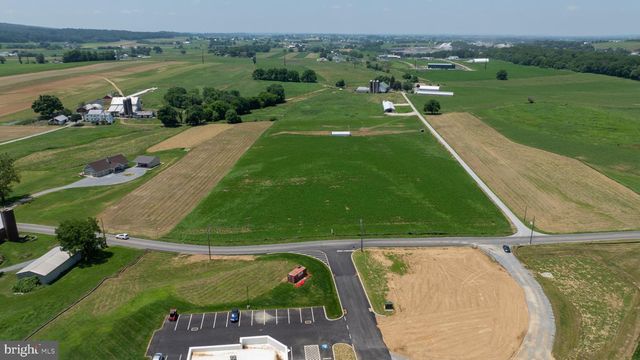 28 KINZER, Kinzers, PA 17535