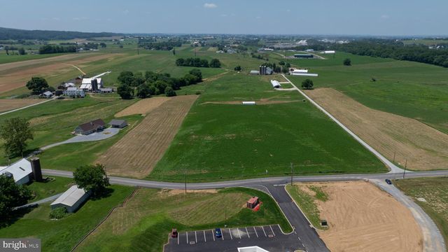 28 KINZER, Kinzers, PA 17535