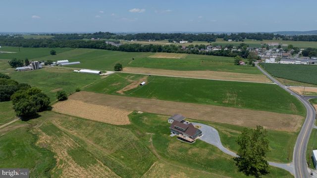 28 KINZER, Kinzers, PA 17535