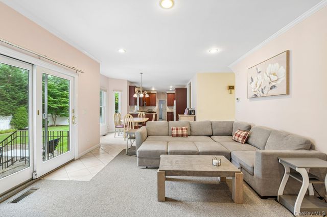 2175 Helene Avenue, Merrick, NY 11566