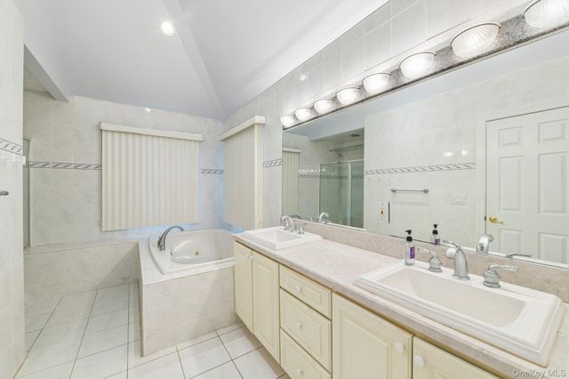 2175 Helene Avenue, Merrick, NY 11566