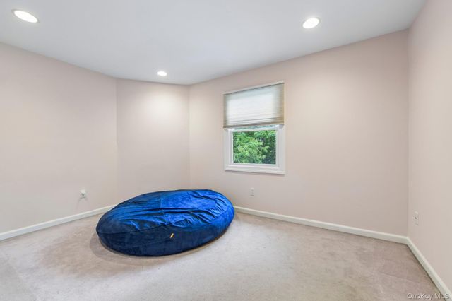 2175 Helene Avenue, Merrick, NY 11566