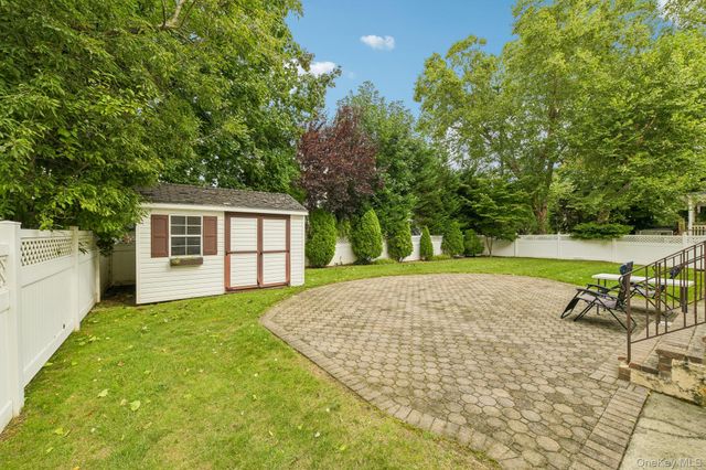 2175 Helene Avenue, Merrick, NY 11566