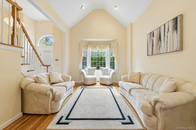 2175 Helene Avenue, Merrick, NY 11566