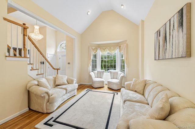 2175 Helene Avenue, Merrick, NY 11566