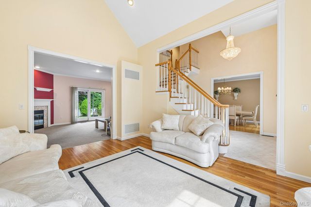 2175 Helene Avenue, Merrick, NY 11566