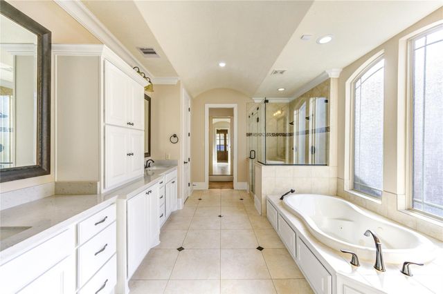 12454 Mooreknoll Lane, Houston, TX 77024