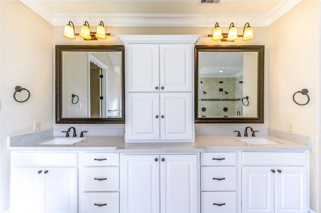 12454 Mooreknoll Lane, Houston, TX 77024