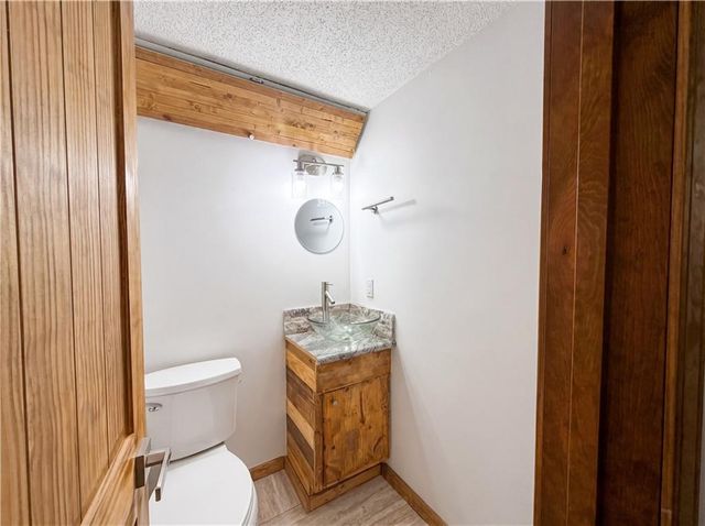 2808 NE 39th Street, Kansas City, MO 64117