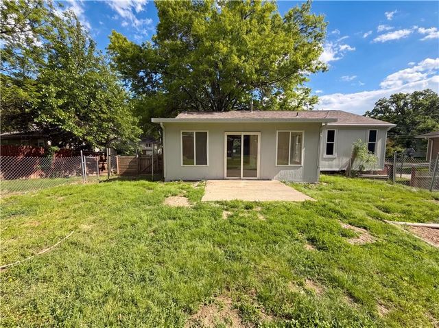 2808 NE 39th Street, Kansas City, MO 64117
