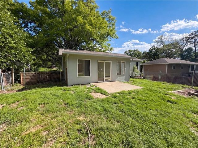 2808 NE 39th Street, Kansas City, MO 64117