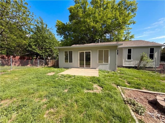 2808 NE 39th Street, Kansas City, MO 64117