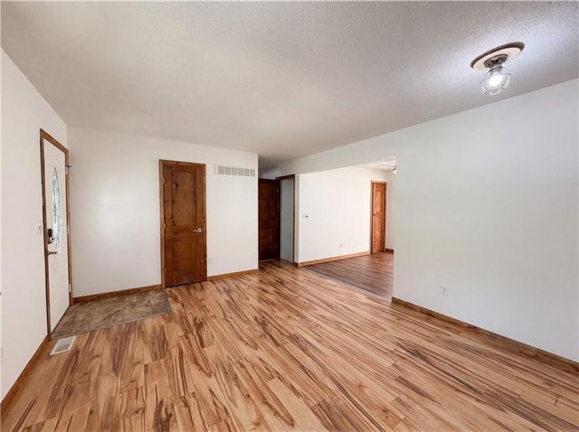 2808 NE 39th Street, Kansas City, MO 64117