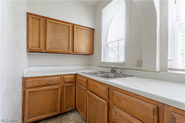 1318 4th Street NE, Canton, OH 44704