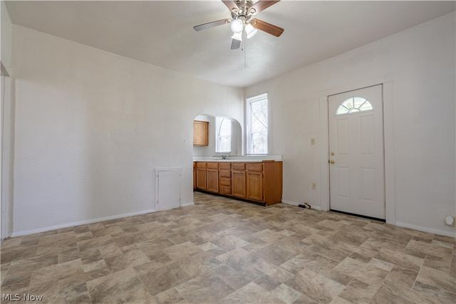 1318 4th Street NE, Canton, OH 44704