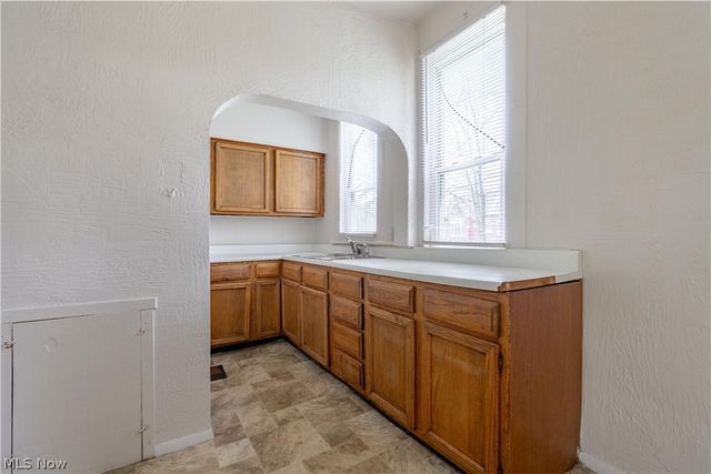 1318 4th Street NE, Canton, OH 44704
