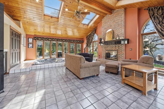 1310 Centennial COURT, Brookfield, WI 53045