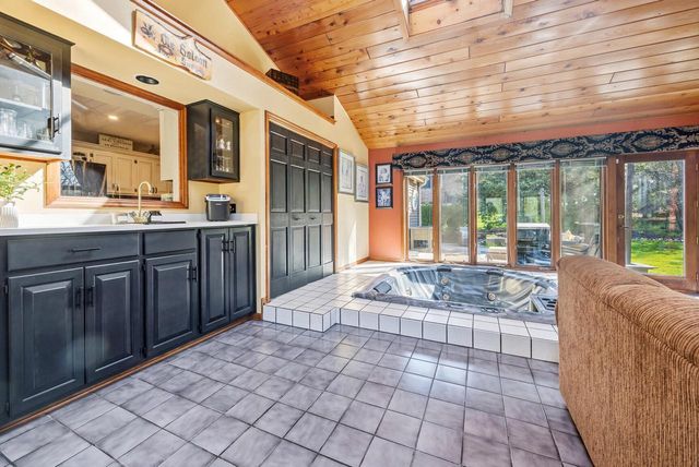 1310 Centennial COURT, Brookfield, WI 53045