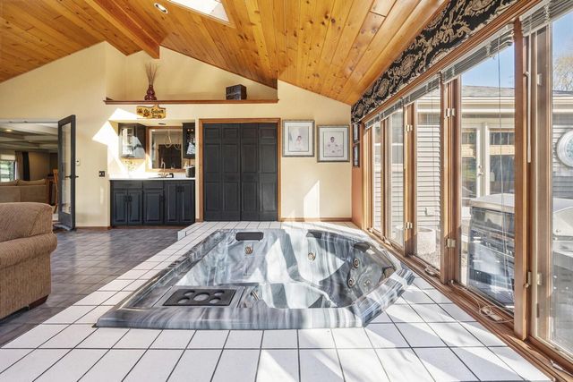 1310 Centennial COURT, Brookfield, WI 53045