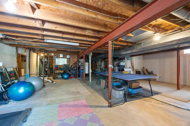 1310 Centennial COURT, Brookfield, WI 53045