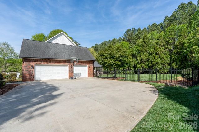 176 Spring Forest Drive, Statesville, NC 28625