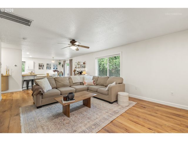 155 AARON Way, Newberg, OR 97132