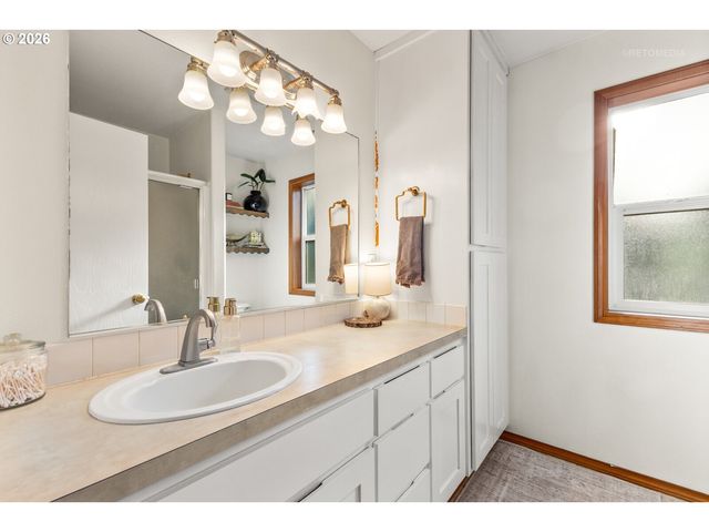 155 AARON Way, Newberg, OR 97132