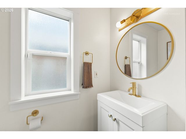 155 AARON Way, Newberg, OR 97132