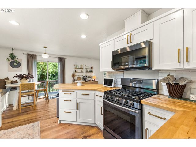 155 AARON Way, Newberg, OR 97132