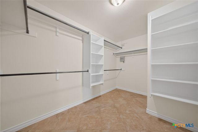 7446 Oak Marsh Street, Live Oak, TX 78233