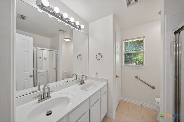 7446 Oak Marsh Street, Live Oak, TX 78233