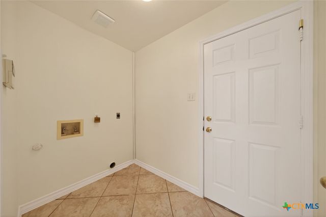 7446 Oak Marsh Street, Live Oak, TX 78233