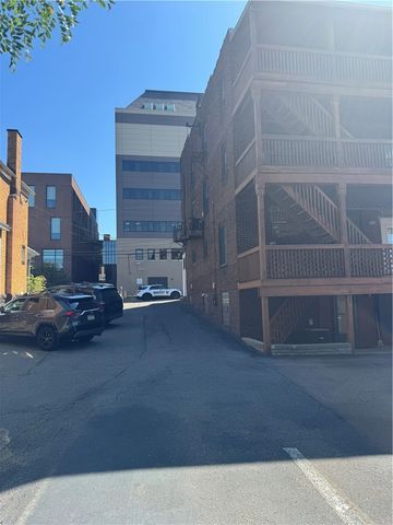 228 S Washington St, City Of But Se, PA 16001